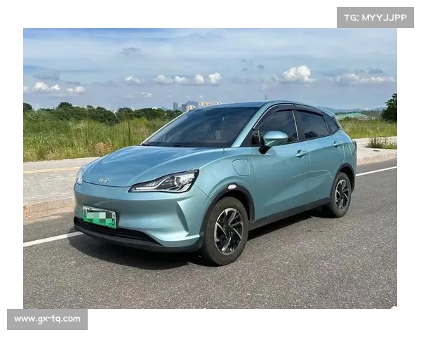 便宜带快充,长续航好养家用SUV,车身好停车,实拍新款哪吒V 便宜带快充,长续航好养家用SUV,车身好停车,实拍新款哪吒V